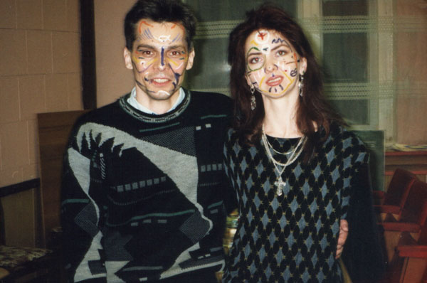 Шаманская маска - студенческие годы Сергея Попроцкого у Владимира Майкова на семинаре "Посвящение в безумие". Москва, 1998. [49 Kb]